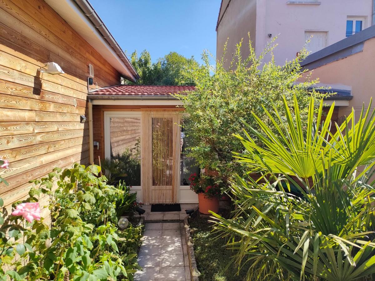 L'Escale Vichy Villa Екстериор снимка