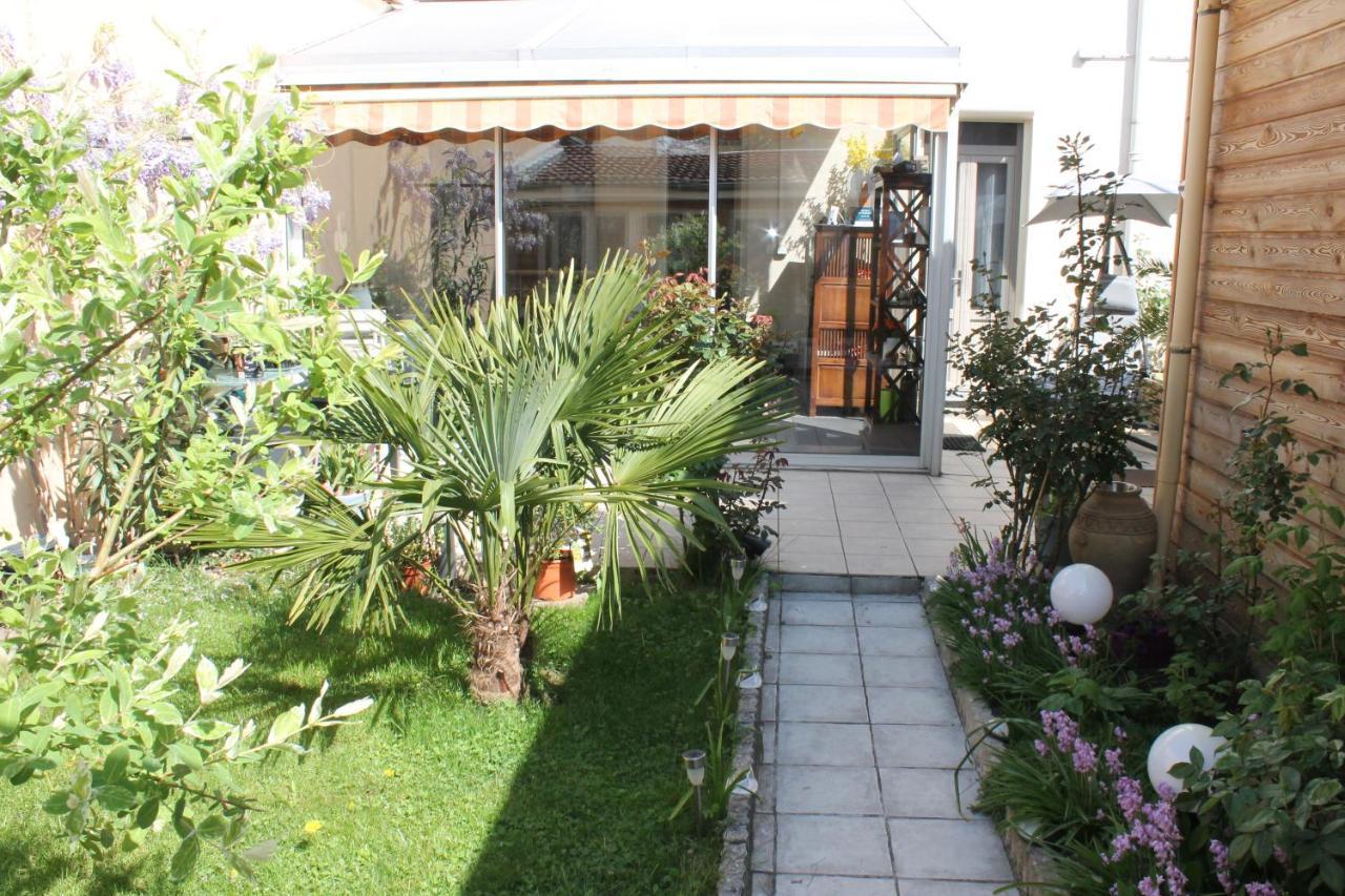 L'Escale Vichy Villa Екстериор снимка