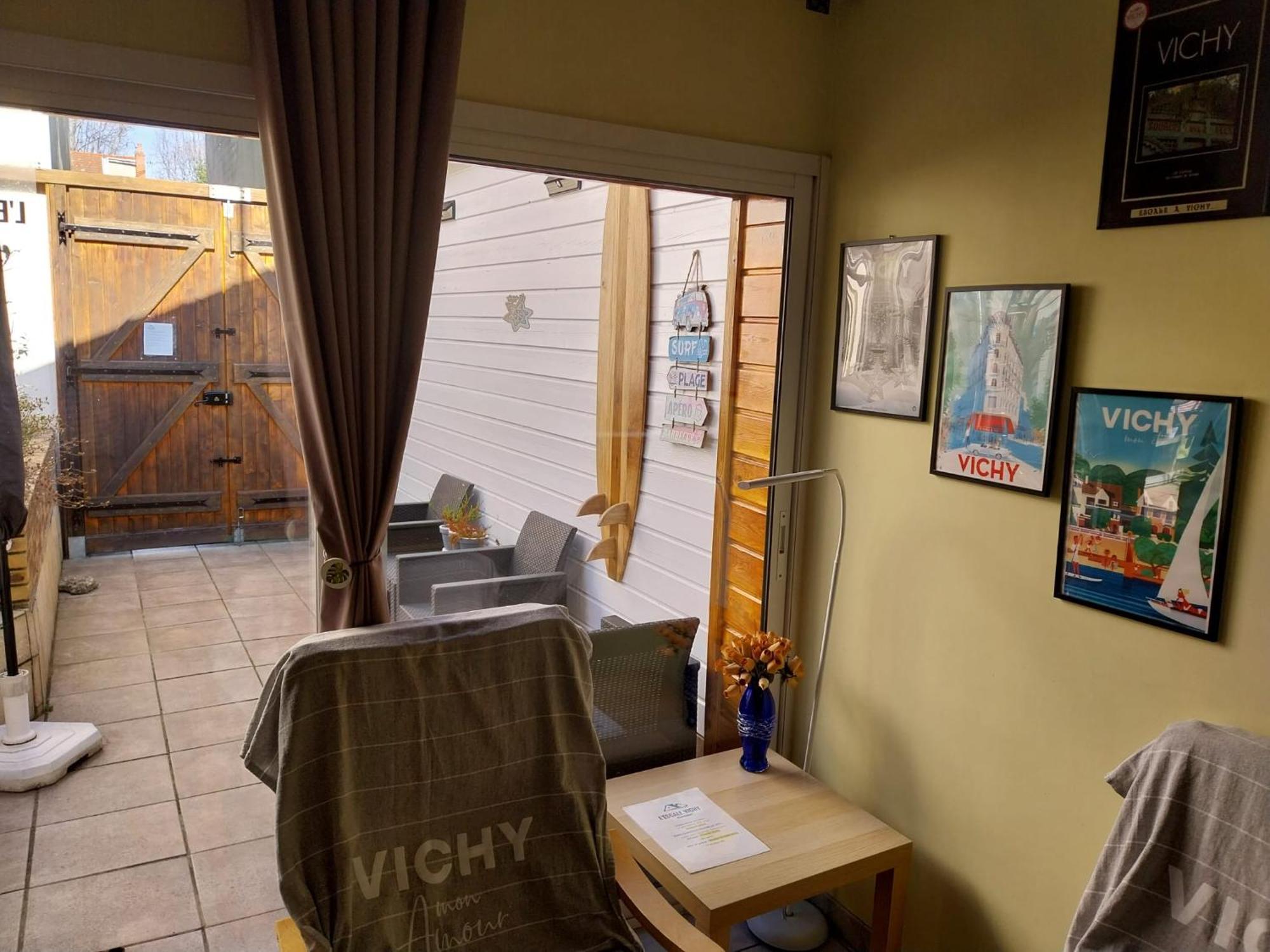 L'Escale Vichy Villa Екстериор снимка